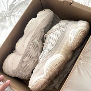 Yeezy 500 bone
